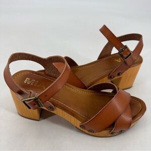 Mia NEW Jully Retro 70’s Boho Faux Leather Wooden Platform Swedish Clogs NWOT
